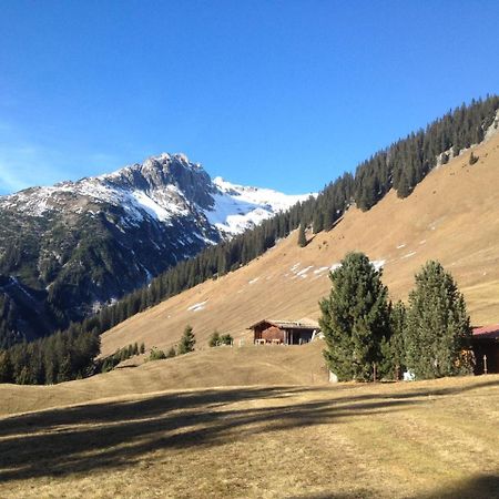 Appartements Schwarzer Adler Elbigenalp Exterior photo